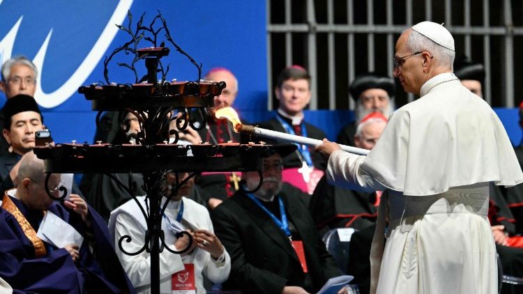 Папа падчас міжрэлігійнай сустрэчы ў рымскім Калізеі