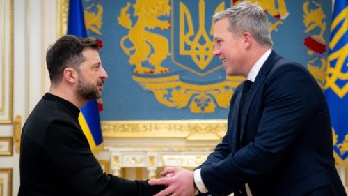 Zelensky incontra il segretario dell'esercito Usa Driscoll a Kyiv