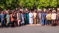 നവംബറിൽ തട്ടിക്കൊണ്ടുപോകപ്പെട്ട കുട്ടികളുടെ കുടുംബാംഗങ്ങൾക്കൊപ്പം ബിഷപ് യോഹന്നാ - ഫയൽ ചിത്രം