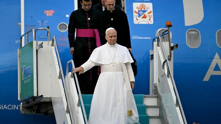 قداسة البابا يصل تركيا ويبدأ زيارته الرسولية الأولى ٢٧ تشرين الثاني نوفمبر ٢٠٢٥