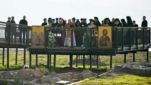 El Papa: “Los cristianos corren el riesgo de reducir a Jesucristo en un superhombre”