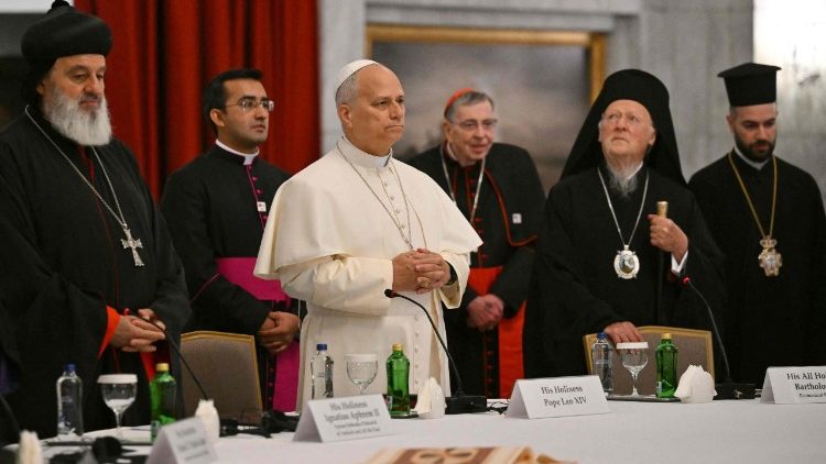 Encuentro privado del Papa con jefes de las Iglesia y comunidades cristianas