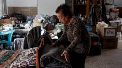 Nhà thờ Công giáo Thánh Gia ở dải Gaza trở thành nơi trú ẩn cho người di tản vì chiến tranh.