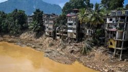 Una immagine della città di Gampola, nello Sri Lanka, alluvionata dopo il passaggio del ciclone Ditwah