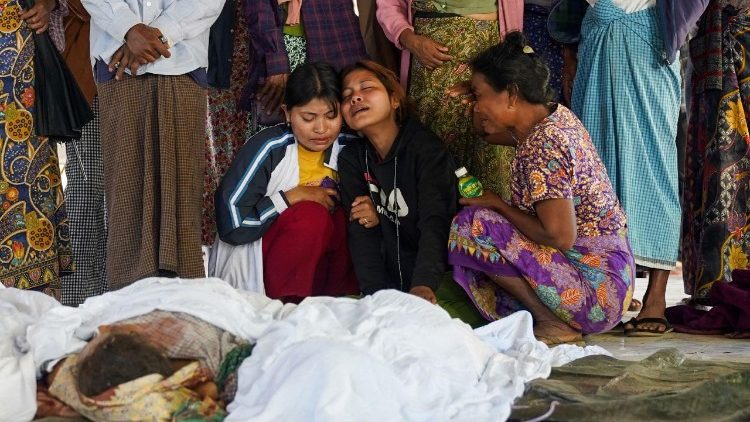 El ataque al hospital de Mrauk U, en el estado de Rajine, causó 33 muertos y más de 50 heridos (AFP or licensors)