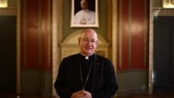 Askofu Mkuu mpya Moth wa Jimbo Kuu la Westminster, Uinhereza.