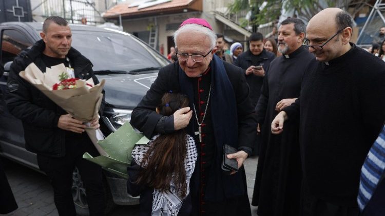 Monsignor William Shomali vicario generale del Patriarcato latino di Gerusalemme in visita a Gaza