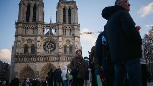 Taiz&eacute;-Treffen in Paris: „Wahrer Mut zur Hoffnung“