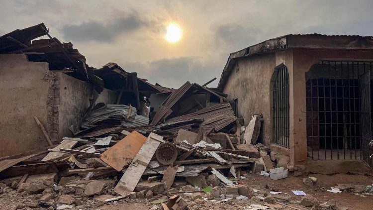 Destroyed structures in the aftermath of US strikes targetting IS‑linked militants in Nigeria