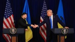 Rais  Donald Trump alimkaribisha Rais wa Ukraine  Zelensky huko  Mar-a-Lago, Florida, Marekani.
