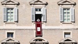 VATICAN-POPE-ANGELUS