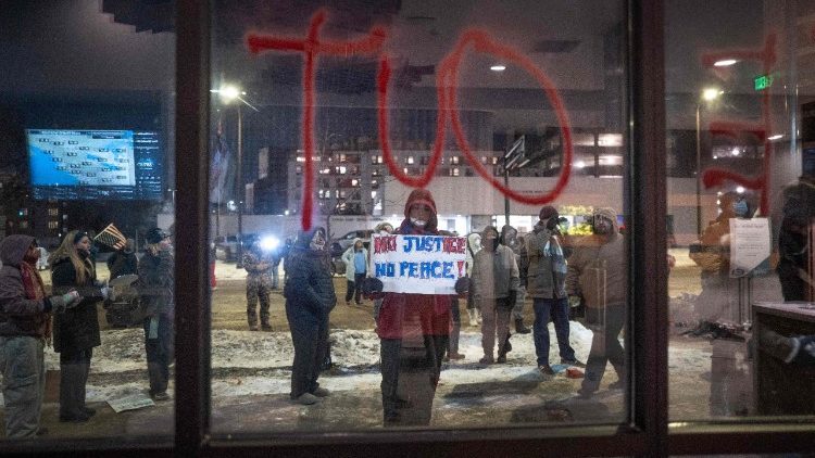 Una della proteste andate in scena a Minneapolis lo scorso 25 gennaio contro le azioni degli agenti federali dell'Ice