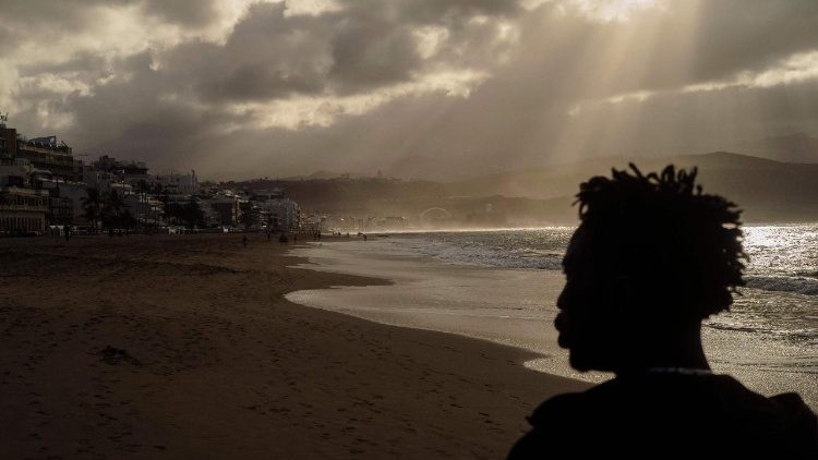 ኣብ ስጳይና ናይ መንበሪ ፍቓድ ንስደተይናታት