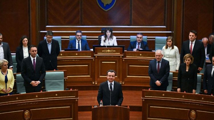 Il premier kosovaro Kurti ottiene la fiducia del Parlamento di Pristina