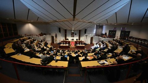 Il Papa ai vescovi francesi: preoccupa che nella Chiesa si aprano ferite per la liturgia