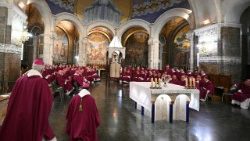 Francouzští biskupové v lurdské bazilice Panny Marie Růžencové