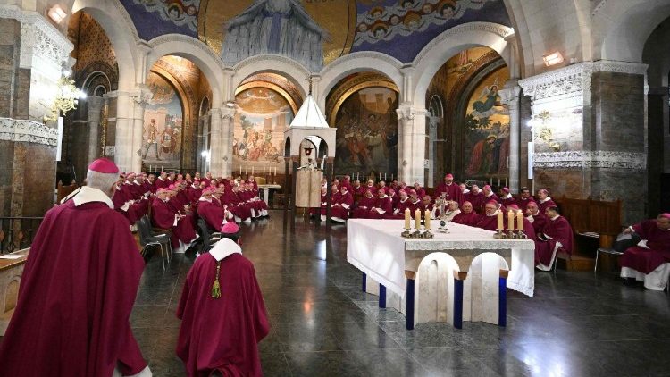 Maaskofu wa Ufaransa wakati wa misa