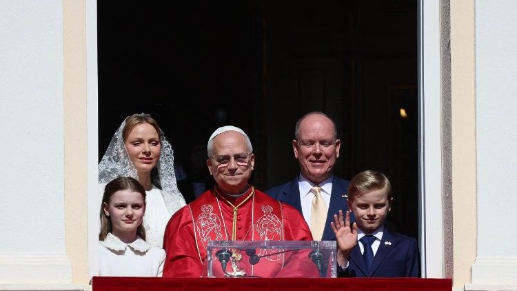 TOPSHOT-MONACO-VATICAN-RELIGION-POPE