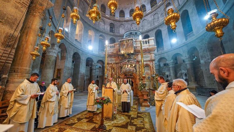 Кардынал П’ербатыста Піцабала, Лацінскі Патрыярх Іерусаліма, узначаліў урачыстую святую Імшу ў Базіліцы Божага Гробу 