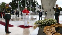 O encontro de Leão XIV com a Argélia em frente do Monumento aos Mártires da Nação