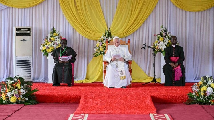 Papež na půdě Středoafrické katolické univerzity v Yaoundé - pátý den cesty do Afriky, třetí v Kamerunu - 17. dubna 2026