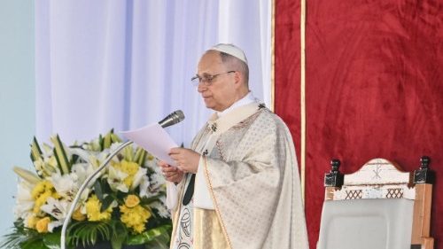 Lev XIV. v Yaound&eacute;: S Kristem v lodi se nemus&iacute;me b&aacute;t ž&aacute;dn&eacute; bouře