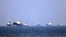 Navi in prossimità dello Stretto di Hormuz