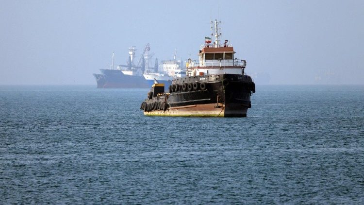 Navi mercantili nello Stretto di Hormuz