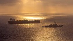 Nelle stesse ore Teheran ha respinto anche le accuse relative a una vasta chiazza di petrolio comparsa vicino all’isola iraniana di Kharg