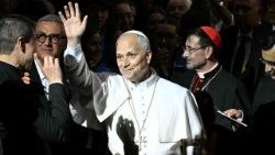 TOPSHOT-SPAIN-VATICAN-DIPLOMACY-RELIGION-POPE
