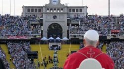 TOPSHOT-SPAIN-VATICAN-DIPLOMACY-RELIGION-POPE