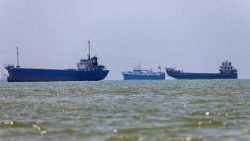Des navires marchands dans le détroit d'Ormuz. 