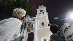 Một nhà thờ ở Venezuela bị hư hại do động đất