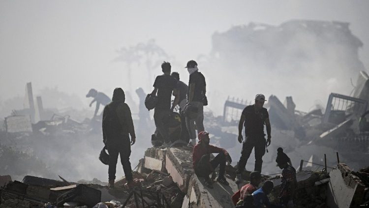Uno de los momentos de los socorristas en Venezuela