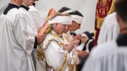 a celebrazione a Ecône per la consacrazione di quattro nuovi vescovi della Fraternità Sacerdotale San Pio X