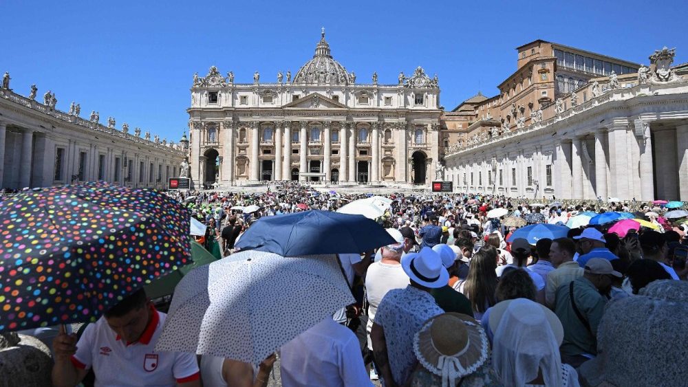 VATICAN-RELIGION-POPE-ANGELUS