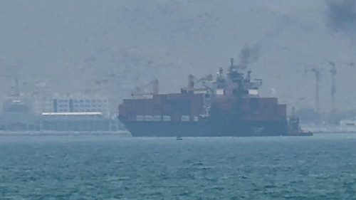 Terzo round di attacchi Usa all'Iran che chiude lo Stretto di Hormuz