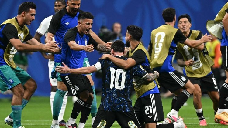 L'Argentina è in finale ai Mondiali di calcio: domenica 19 luglio affronterà la Spagna