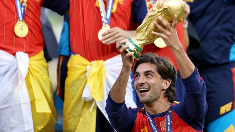 Ferrán Torres celebrando a vitória na Copa do Mundo