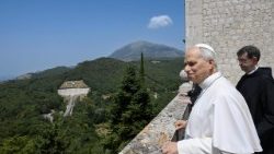 Leó pápa a montecassinói bencés apátságban