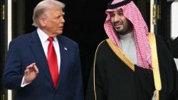 Il principe ereditario saudita Mohammed bin Salman con Donald Trump nel novembre 2025