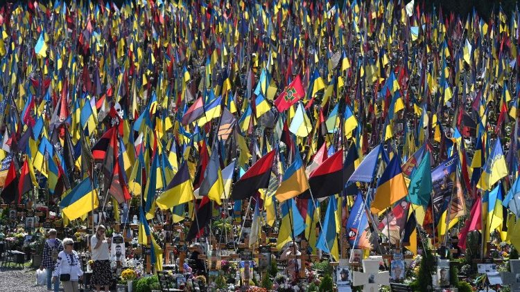 Auf einem Friedhof in Lviv (Lemberg)