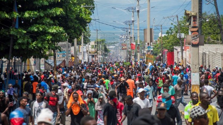 Haitianos tomam as ruas para protestar contra a situação de violência que assola a nação caribenha (Ansa)