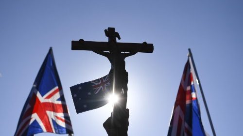 Australia, indagine in Vaticano sulle accuse di abusi contro il vescovo Saunders