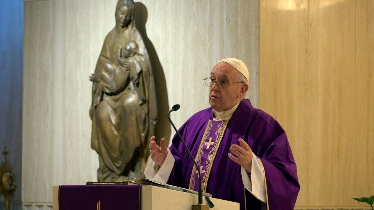 Папа Франциск на утренней Мессе в часовне Дома Святой Марфы