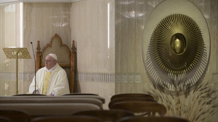 Papst Franziskus bei der Frühmesse