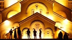 Festlich erleuchtet: Orthodoxe Kirche in Tiflis, Aufnahme von 2021