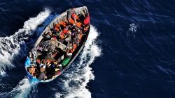 Flüchtlingsboot auf dem Mittelmeer