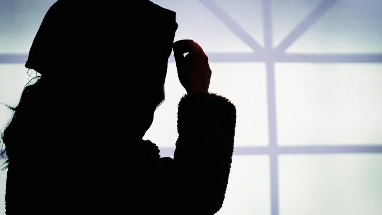 Gläubige in einer Kirche