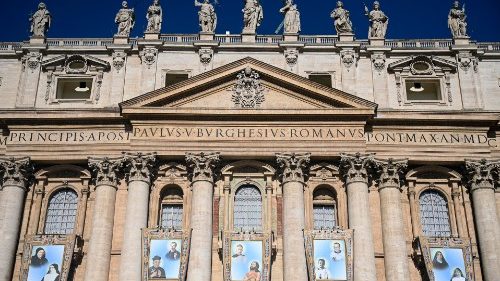 Paven: Nye helgener til inspirasjon når det gjelder fredsinnsats